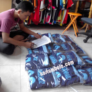 jersery custom dan printing sepakbola bikin baju futsal di tangerang