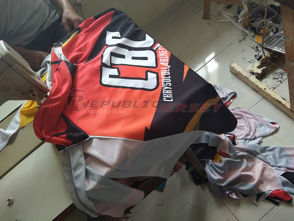 konveksi-baju-sepeda jersey printing, jersey sepeda printing, jersey custom, pesan jersey printing, bikin jersey printing